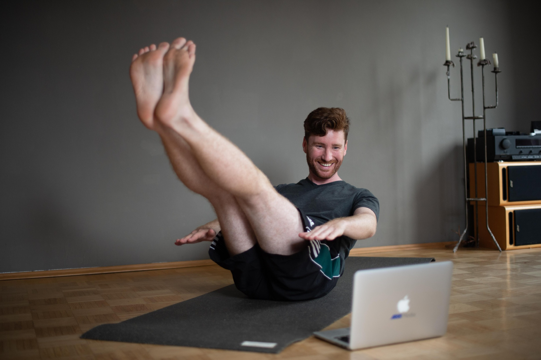 Onlinepilates-Präventionskurs Online Pilates auf der Matte